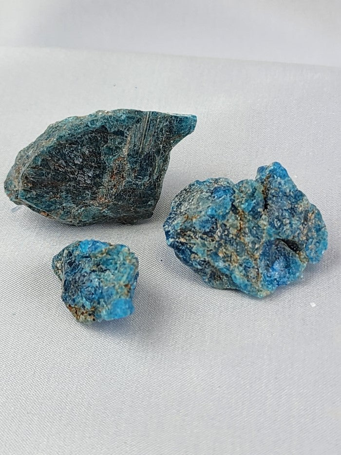 Apatite/Blue Crystal Raw  #R12